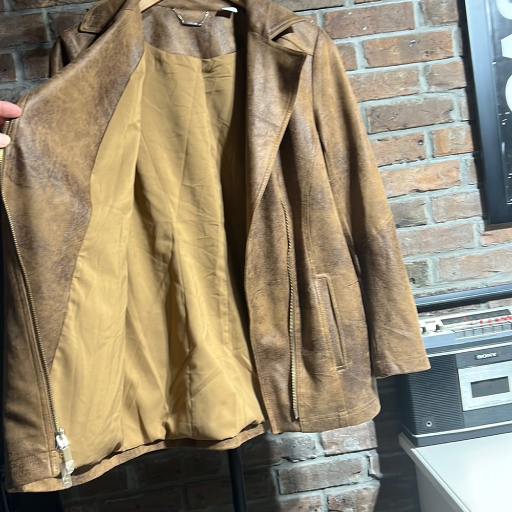 Beautiful fall Jacket - Picture 7 of 14